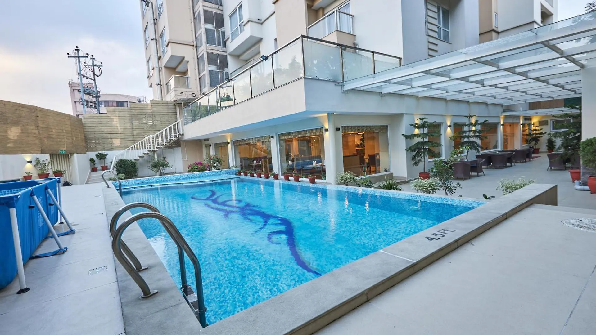Hotel Crowne Imperial Kathmandu 4*,